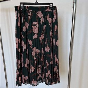 A new Day Floral Pleated Skirt - Hunter green and Pink